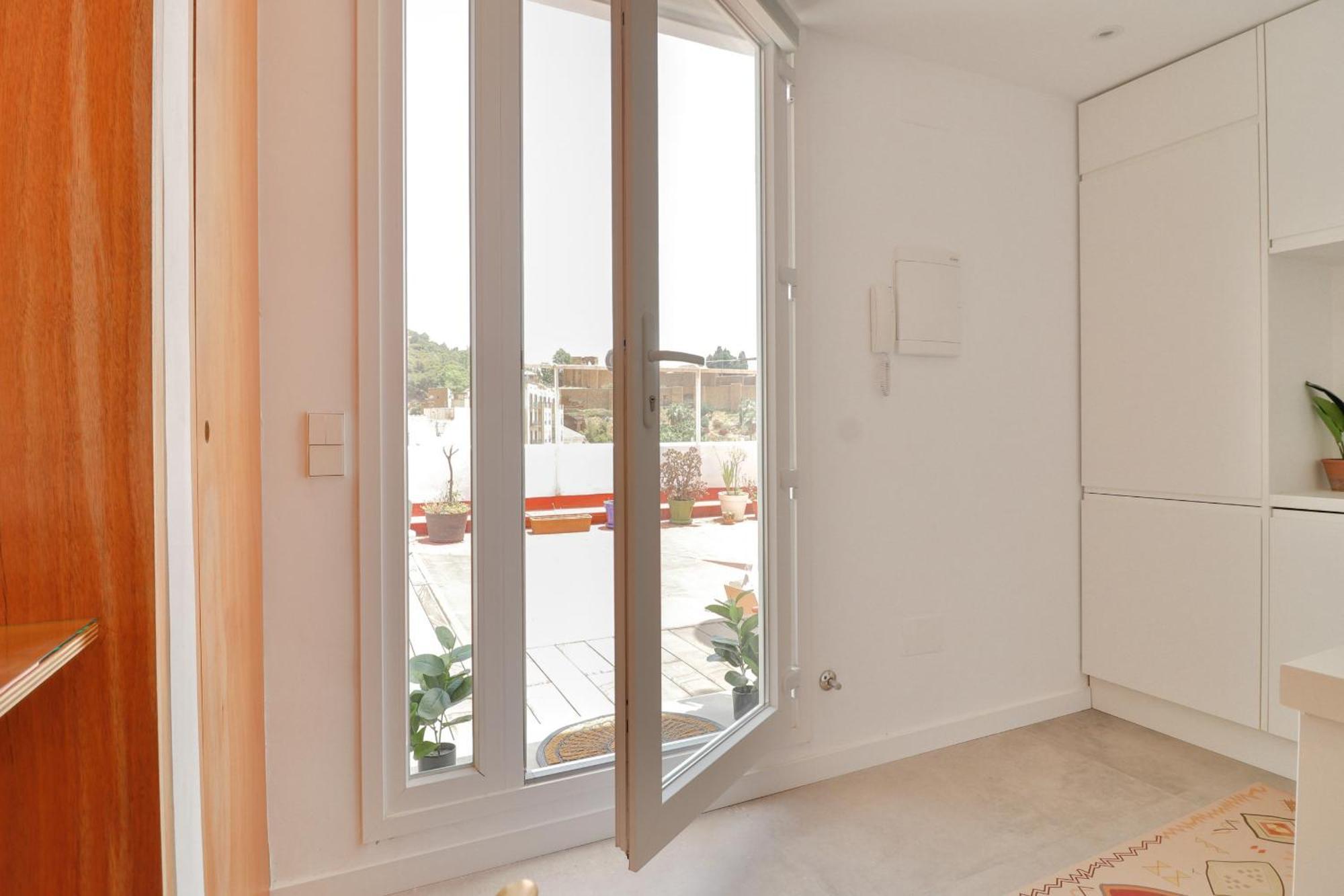 Апартаменты C83 Cosy Penthouse With Terrace Old Town Малага Экстерьер фото